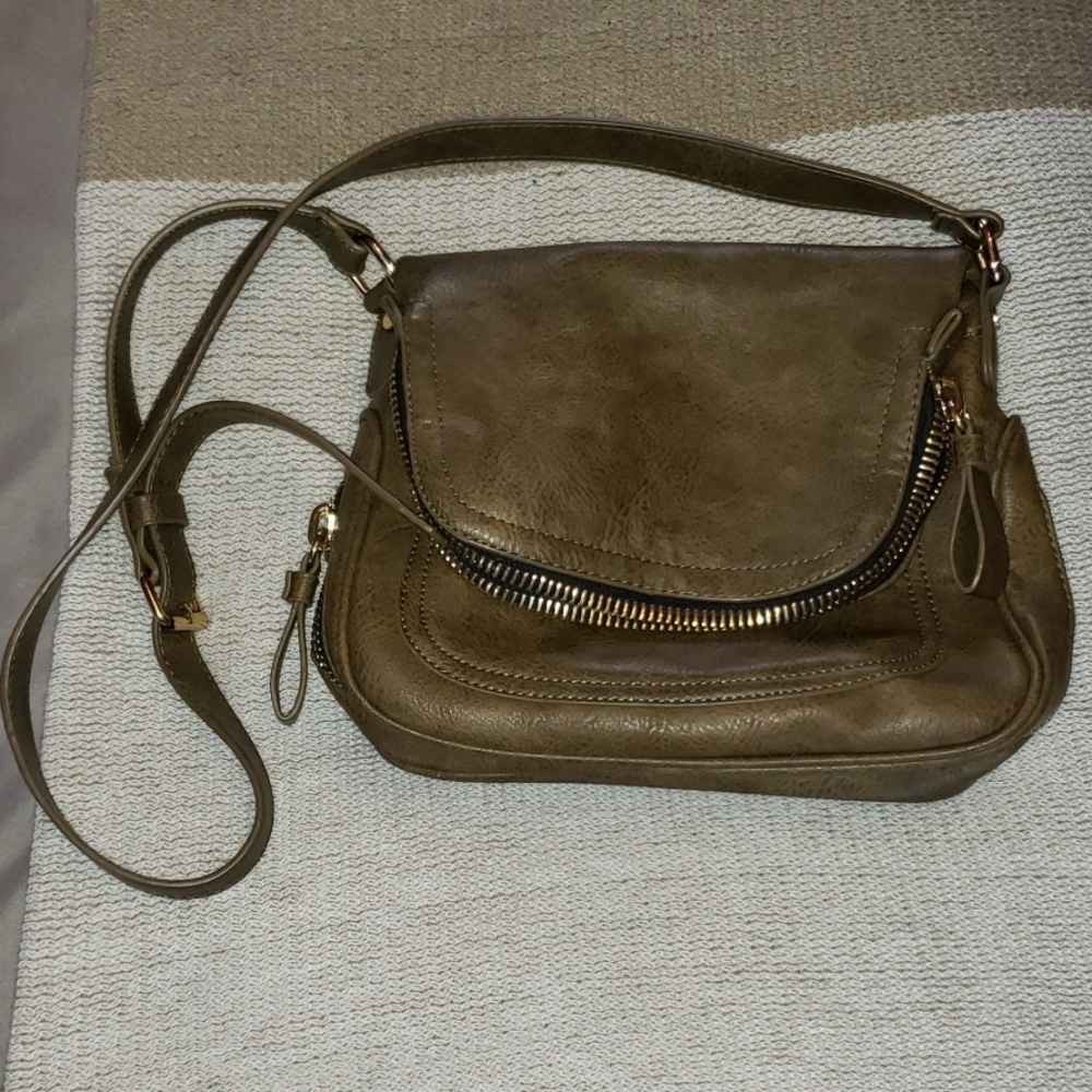 Crossbody purse